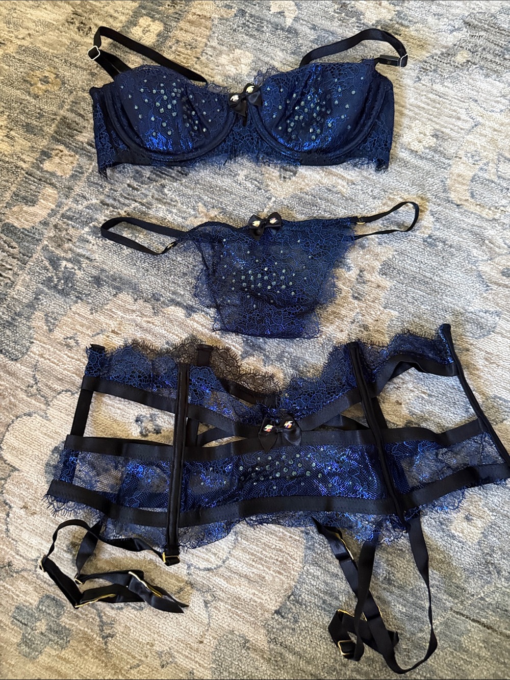 Victoria secret 3 piece matching set 34c new in package